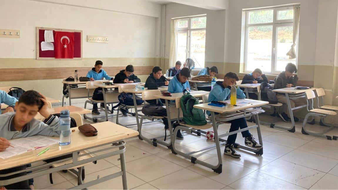 Ortaokul 7 ve 8 Sınıf Öğrencilerine Yönelik Deneme Sınavı Yapıldı.