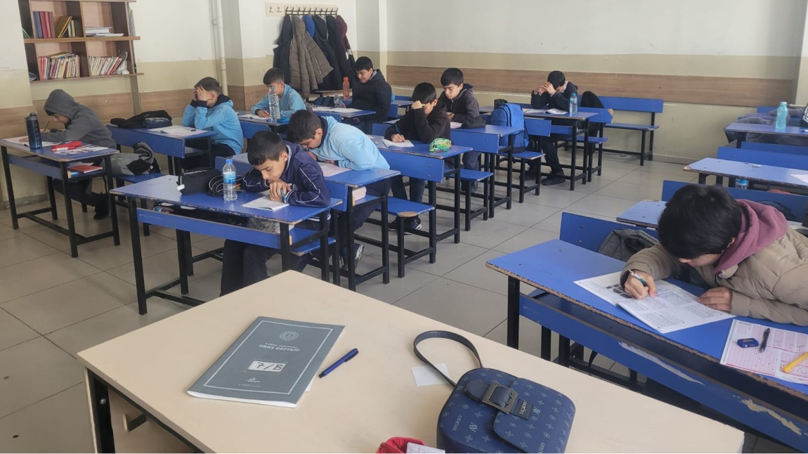 Ortaokul Öğrencilerine Yönelik Deneme Sınavı Yapıldı.